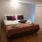Apartmani Roza